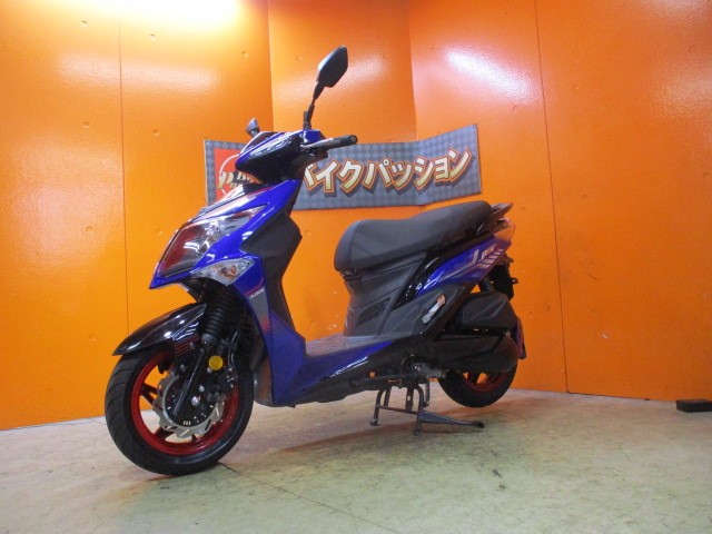 こちらの車両は納車点検を行わないので保証はありませんが支払総額がとってもリーズナブル！勝負価格の一台